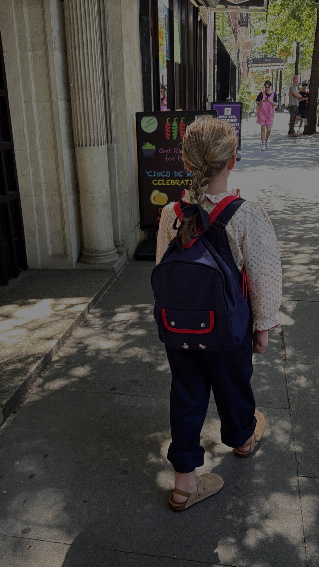 Schoolbag round