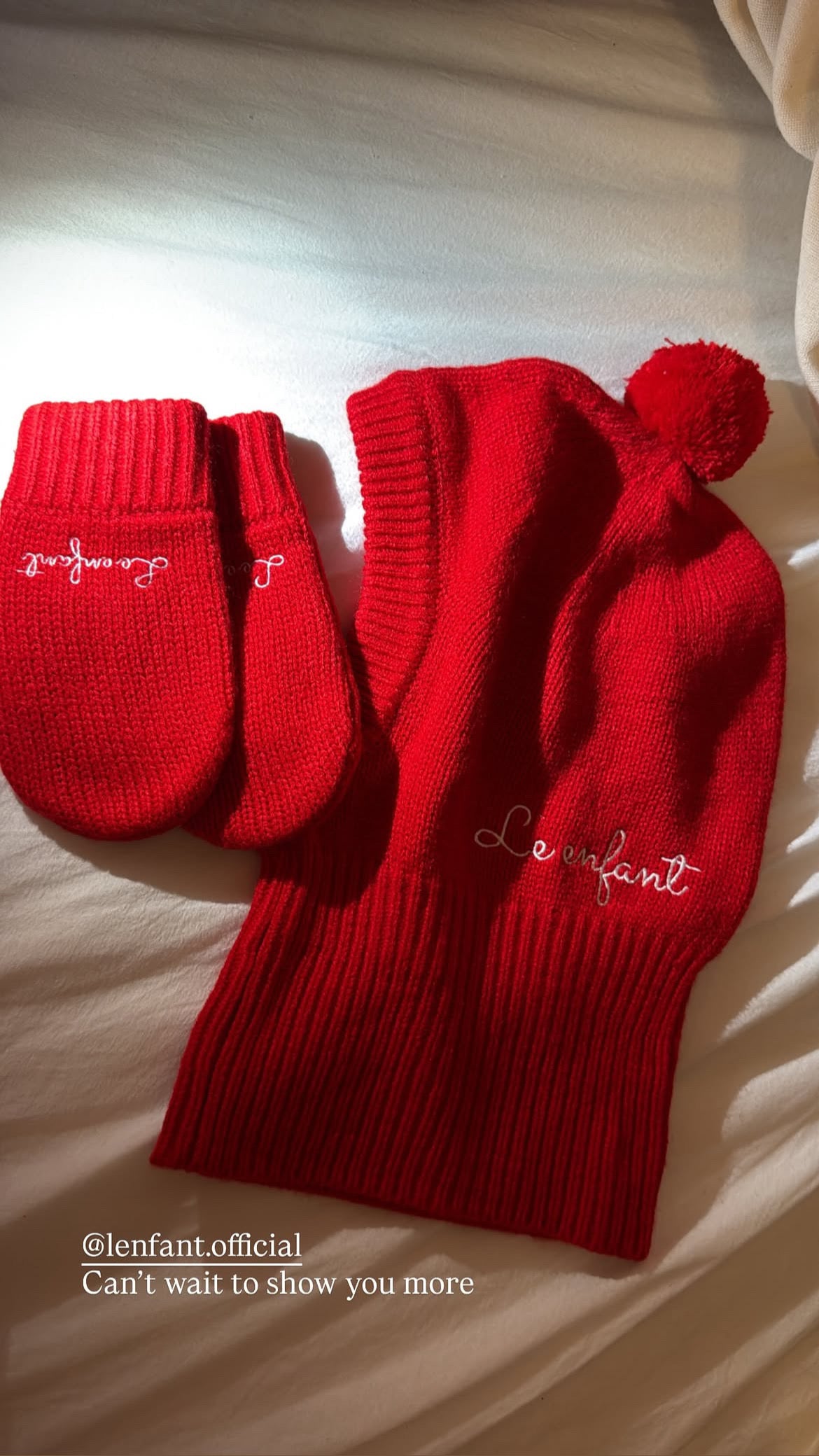 Little knit mittens