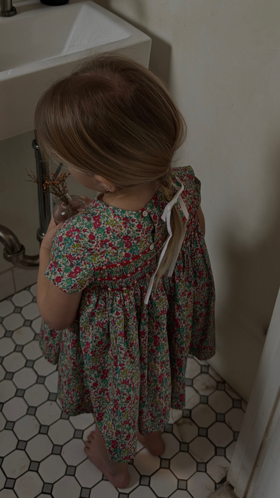 Dainty bow