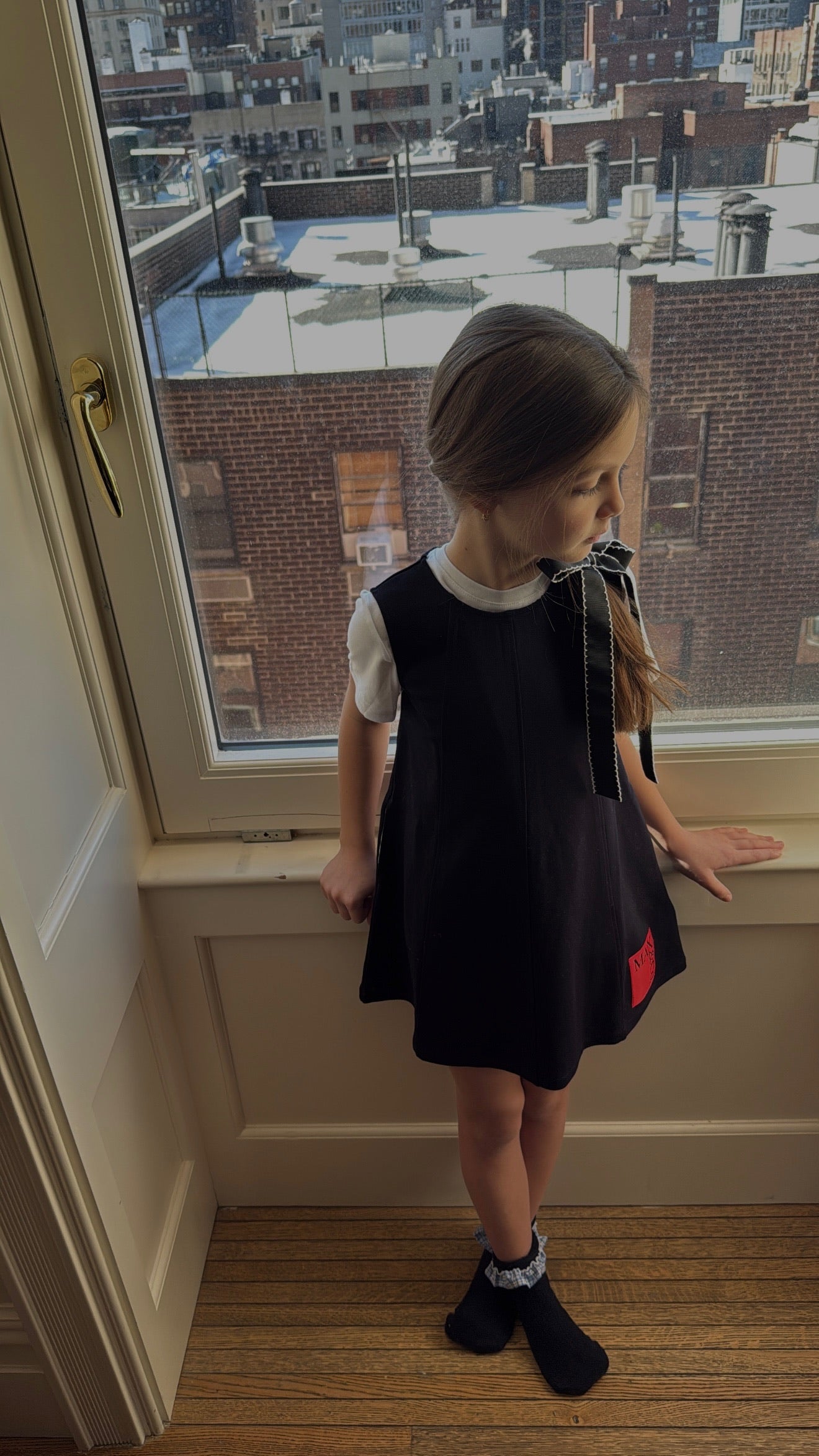 Scallop edge bows long