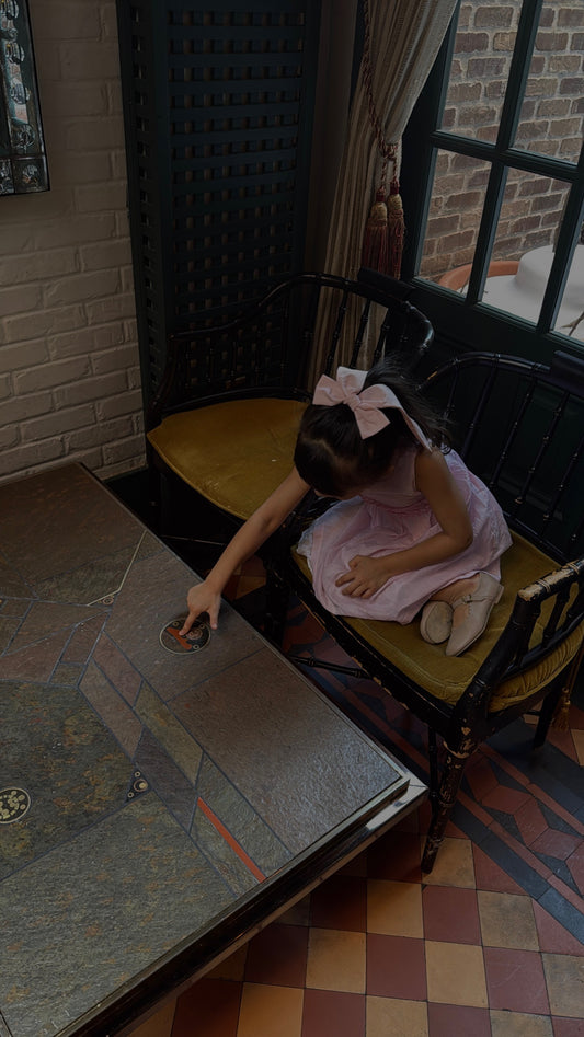 Taffetta oversized bows