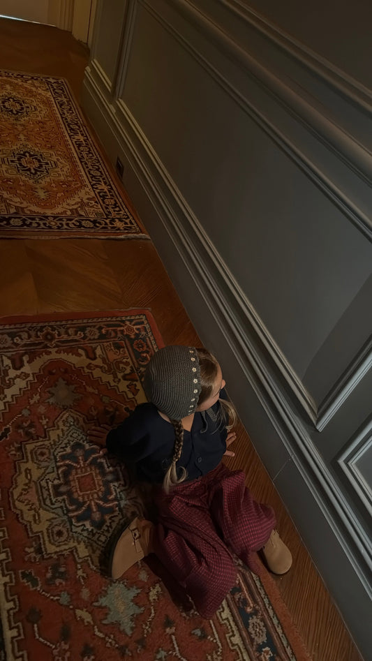 Scalloped edge bonnet x floral embroidery