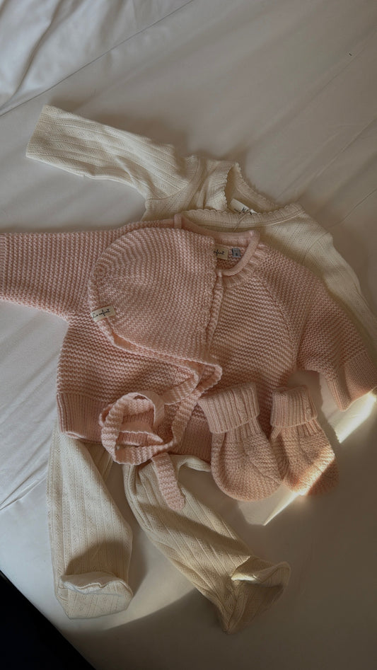 Scallop-Edge Knit Bonnet