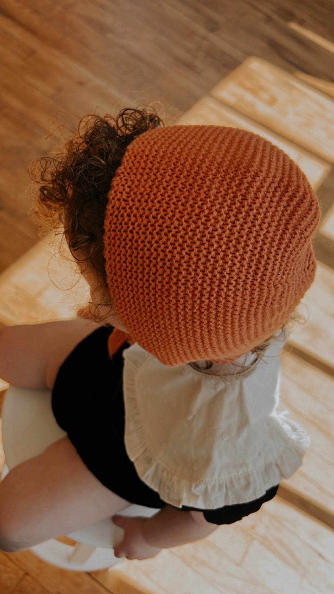 Knit bonnet rust