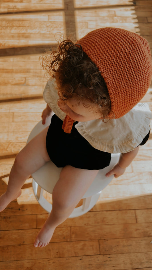Knit bonnet rust